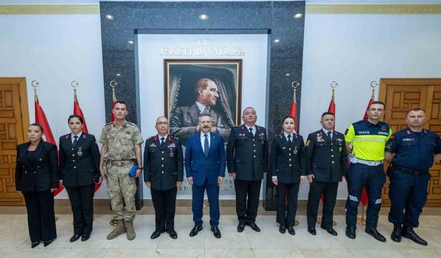 İl Jandarma Komutanı Demir ve jandarma personeli, Vali Aksoy’u ziyaret etti