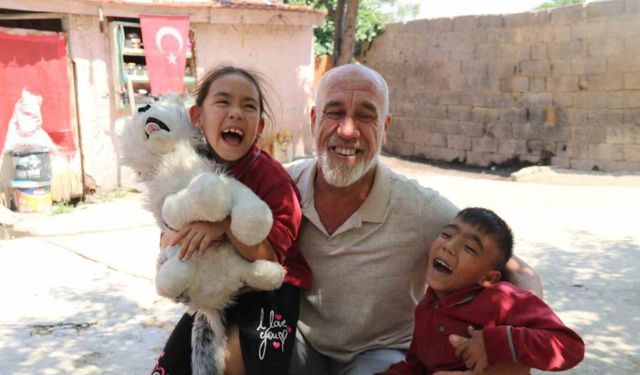 Oğlunun "Annem neden gelmiyor" sorusuna yutkunarak "Gelecek" diyor