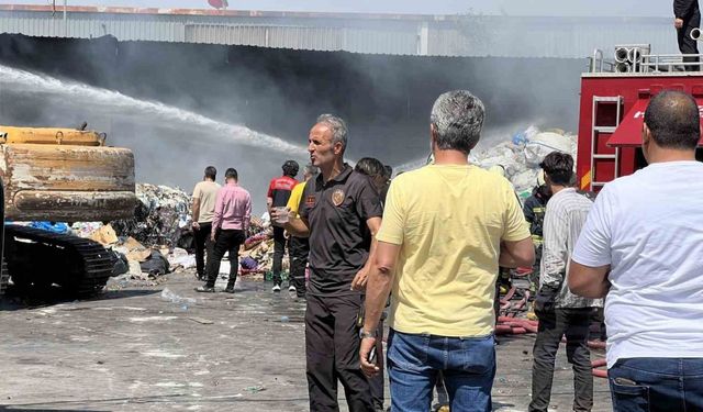 Fabrikada teneke sürtünmesi yangına neden oldu