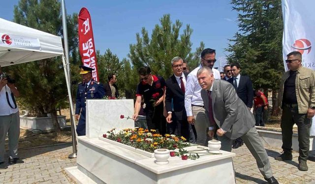Şehit Fatih Dalgıç kabri başında dualarla anıldı
