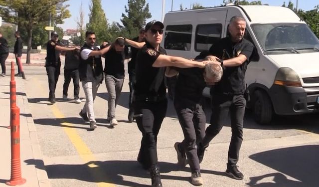 Baba ve oğlunu öldüren cinayet zanlısı adliyeye sevk edildi