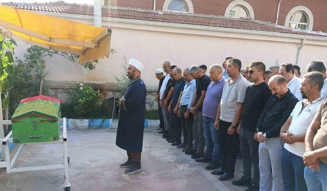 Erkek arkadaşı tarafından uğradığı saldırıyla gündeme gelen lise öğrenci kız trafik kazasında hayatını kaybetti