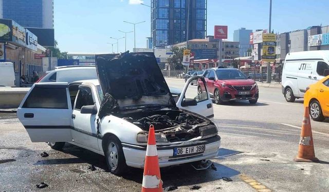 Araç yangını paniğe neden oldu