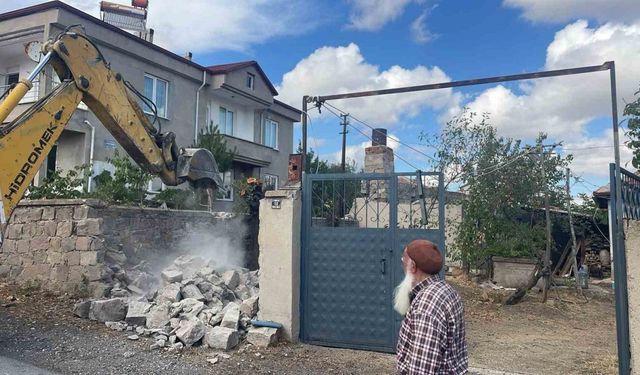 Kaçak yapılar yıkılıyor