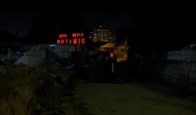 Yan yatan otomobilden çıkıp, yüzünü yıkamaya gitti