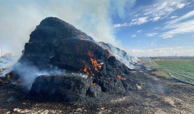 300 ton saman balyası kül oldu