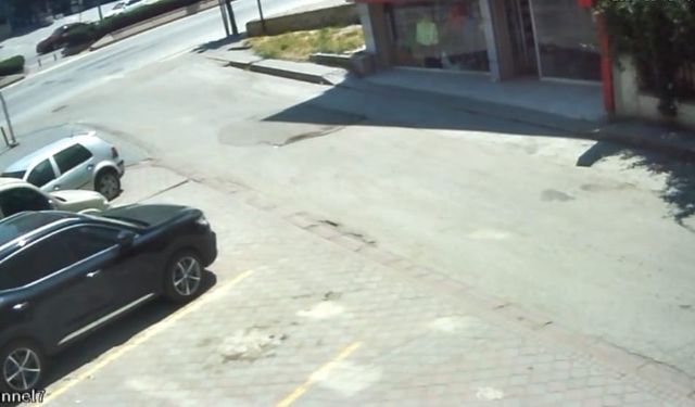 Otomobil çarpan kadının ağır yaralanmasına neden olan kazaya ait görüntüler ortaya çıktı