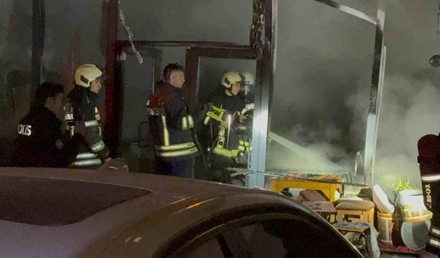 Restoranda çıkan yangın korkuttu