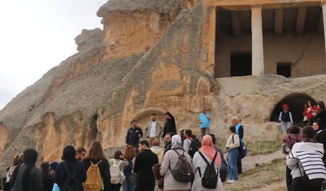 Üniversite öğrencileri ile doğa yürüşüyü düzenlendi