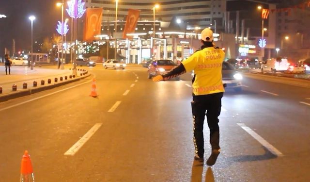 702 personelle eş zamanlı uygulama: 52 aranan şahıs yakalandı