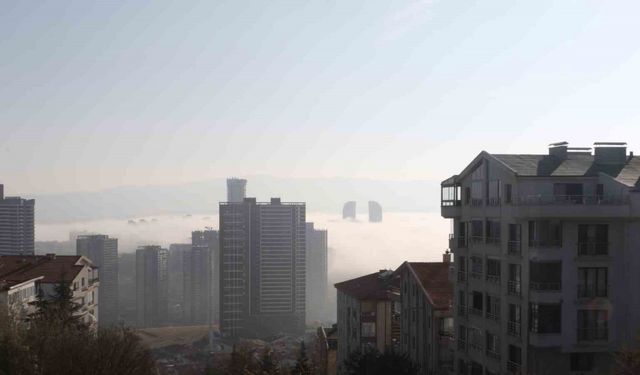 Ankara’da sis etkili oldu