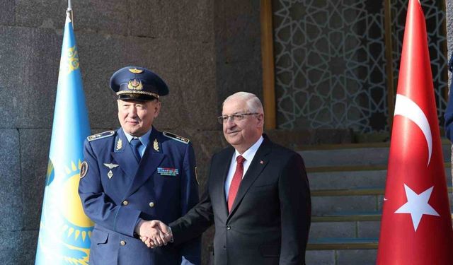 Bakan Güler, Kazakistan’ın Savunma Bakanı Dauren Kosanov ile görüştü