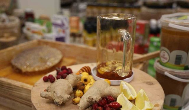 Boğaz enfeksiyonuna karşı zencefil ve bal karışımı