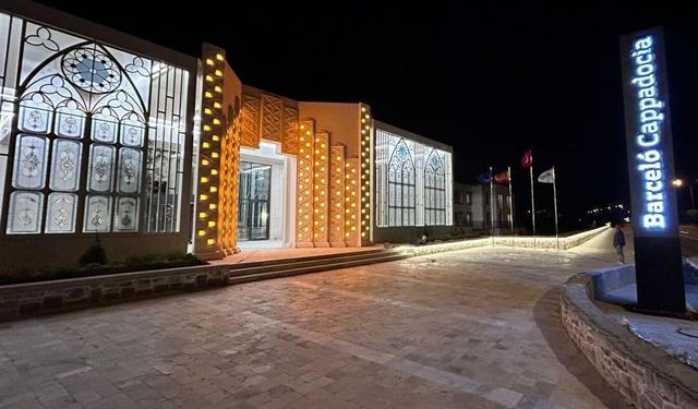 Çift hurda camları sanata dönüştürüyor