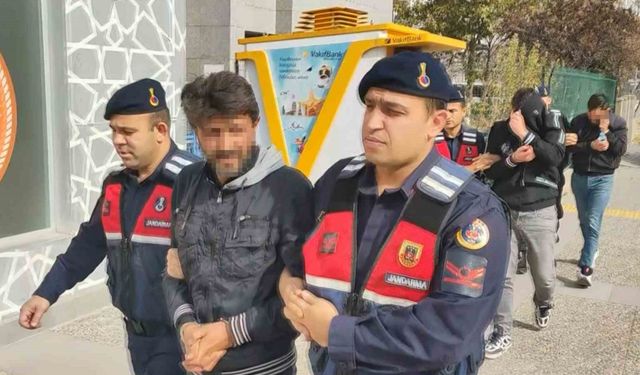 Jandarma baskınında 1 kilo kokain, 2 kilo esrar ele geçirildi: 1 tutuklama