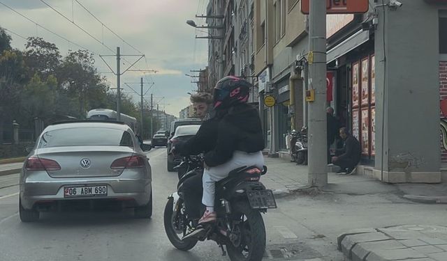 Sürücüsü kasksız, plakasız motosikletin gürültülü egzozu rahatsız etti
