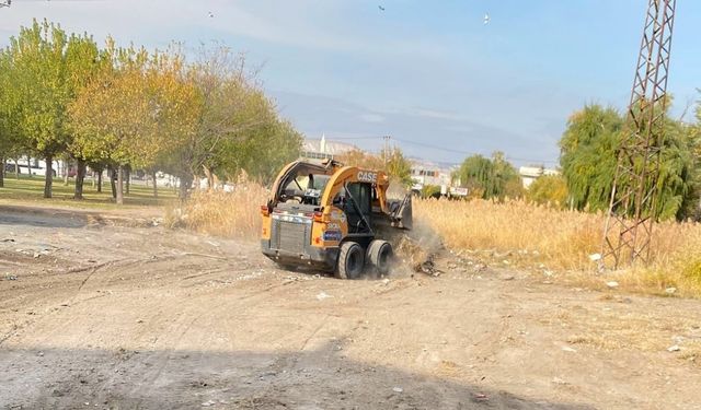 Temizlik ordusu mahalleleri pırıl pırıl yapıyor