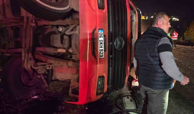 Virajı alamayan tır devrildi: 1 yaralı