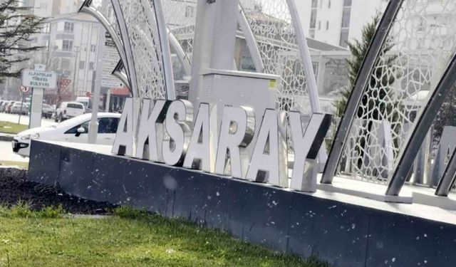 Aksaray'a mevsimin ilk karı yağdı