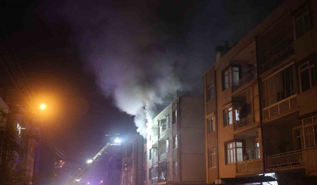 Apartman dairesinde korkutan yangın
