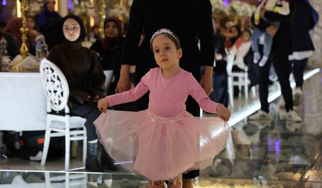 Başını dahi kontrol edemiyordu, bale gösterisi yapmaya başladı