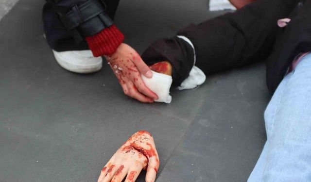 Film gibi otobüs kazası tatbikatı