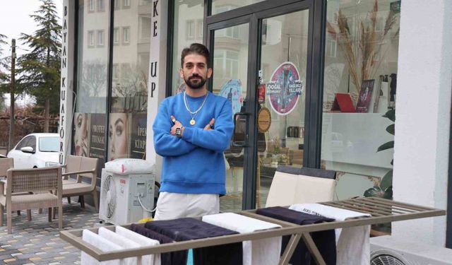 Hırsız köpek, çaldığı havluyu poğaça ile değişti