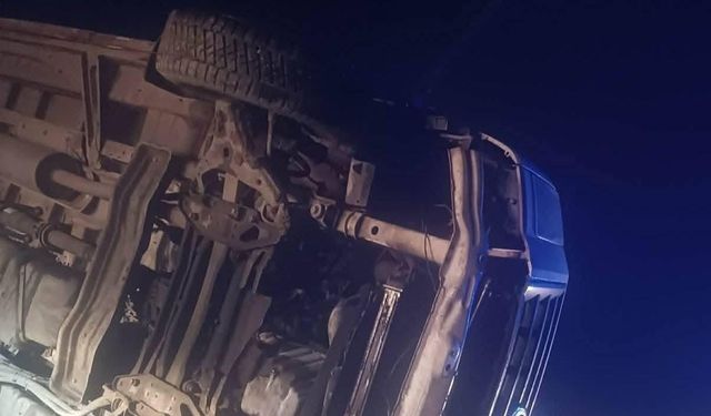 İşçi servisi devrildi: 14 yaralı