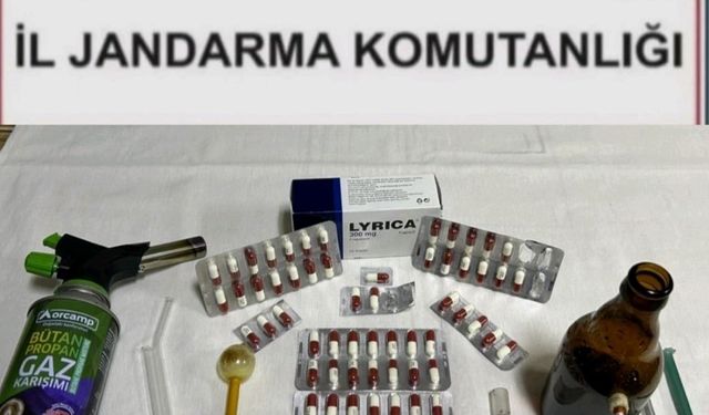 Jandarma yol kontrolünde uyuşturucu hap ele geçirdi