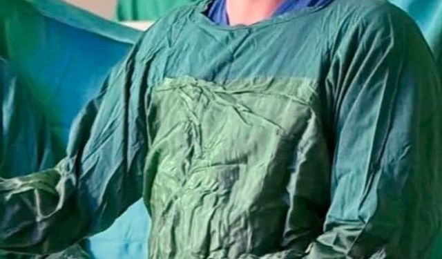 Karın boşluğundan 40 santimetre büyüklüğünde kitle çıkarıldı