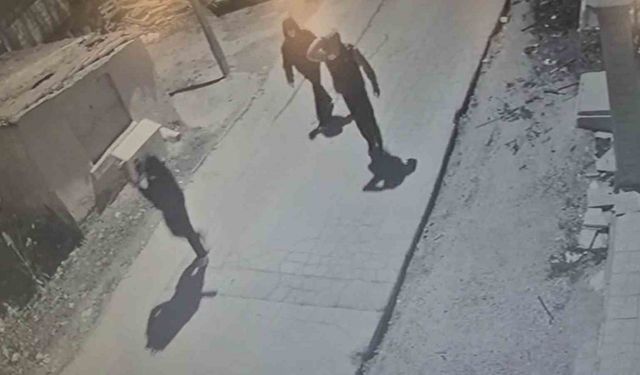 Kombi çalan 5 şüpheliden 4’ü tutuklandı