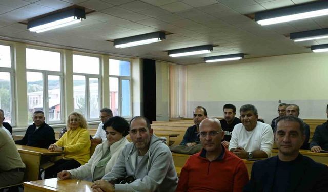 Makine mühendisleri 25 yıl sonra aynı sıralarda buluştu