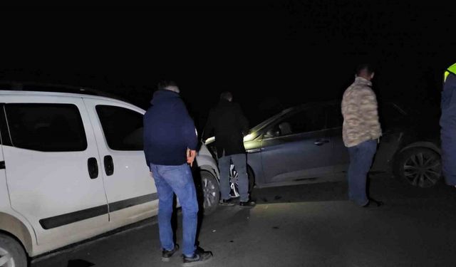 Otomobil ile hafif ticari araç çarpıştı: 8 yaralı