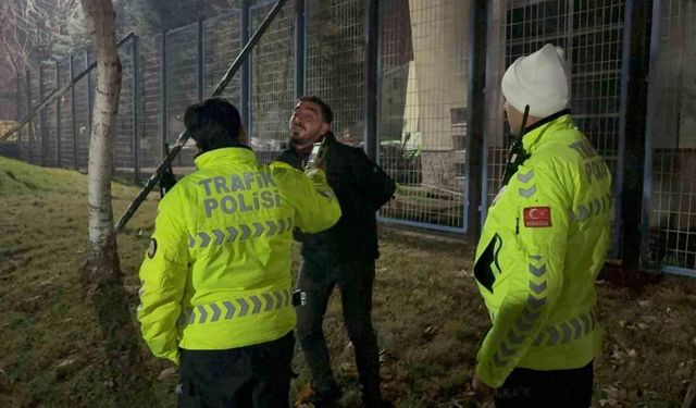 Polisin ‘dur’ ihtarına uymayarak, kaçan alkollü sürücü alkometreyi üflemek için direndi