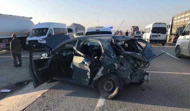 Üç araçlı zincirleme kaza: 1 yaralı