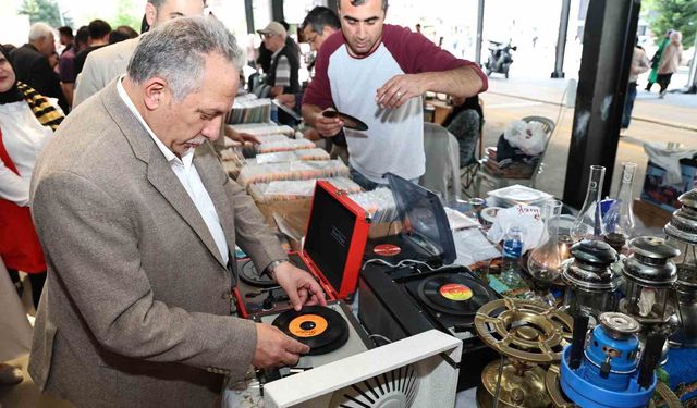 Antikacılar; yeni yılda da kendi yerinde, kendi gününde