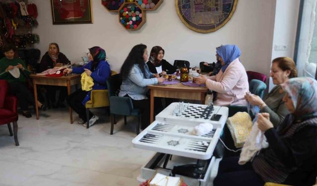 Bu kafeye erkekler giremiyor