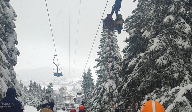 Bursa Uludağ'da telesiyej arızası nedeniyle mahsur kalan 51 kişi kurtarıldı