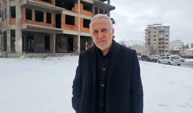 Müteahhit mağduriyetlerine 'tek ruhsat' önerisi