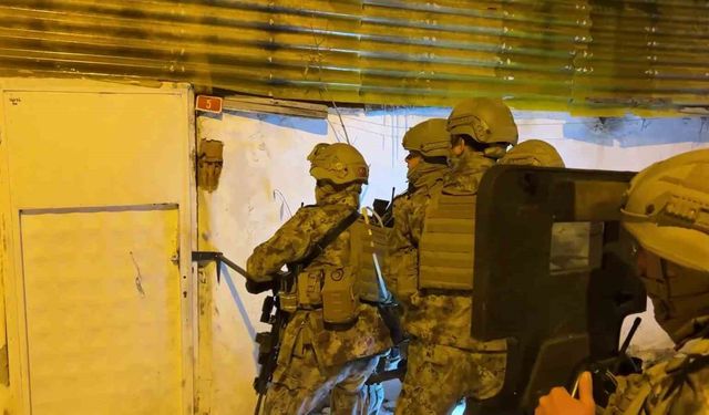 Siber dolandırıcılık operasyonu, 18 şüpheliden 11'i tutuklandı