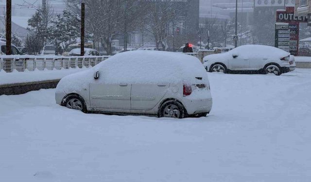 Sürücü kursu sınavlarına kar engeli
