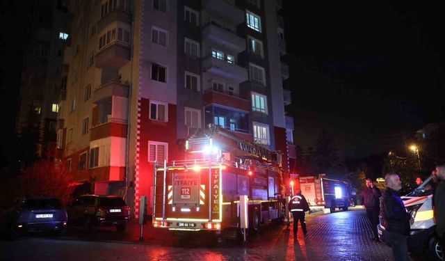 Tüpten tüpe gaz dolumu yaparken evi yaktı