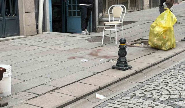 Esnafa silahlı saldırı: 2 yaralı