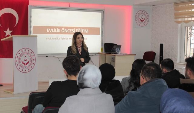 Genç çiftlere evlilik öncesi eğitim veriliyor