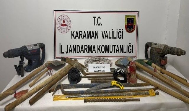 Jandarma uyuşturucu ve kazı malzemeleri ele geçirdi