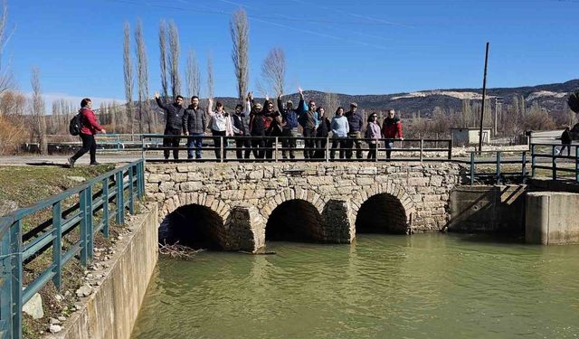 Kuruyan tabiat harikası yeniden suya kavuştu