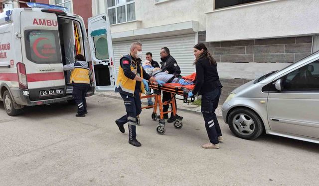 Evinde düşerek yaralanan yaşlı kadın dakikalarca yardım bekledi
