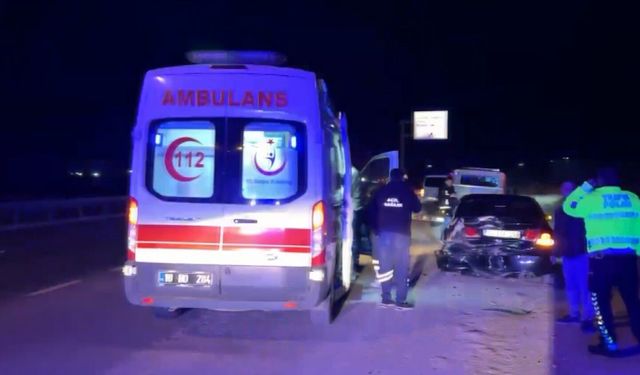 İki otomobil çarpıştı: 2 yaralı