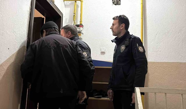 Kanser hastası yaşlı adam evinde can verdi, polis inceleme başlattı