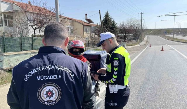 Kırşehir'de 14 düzensiz göçmen yakalandı